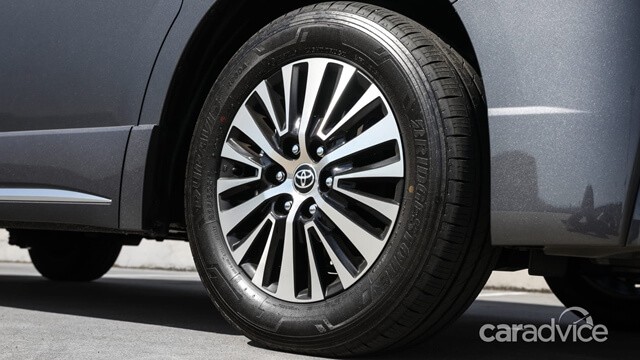 mam-xe-toyota-granvia