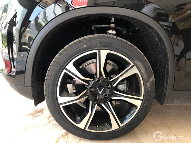 mam-xe-vinfast-lux-sa20