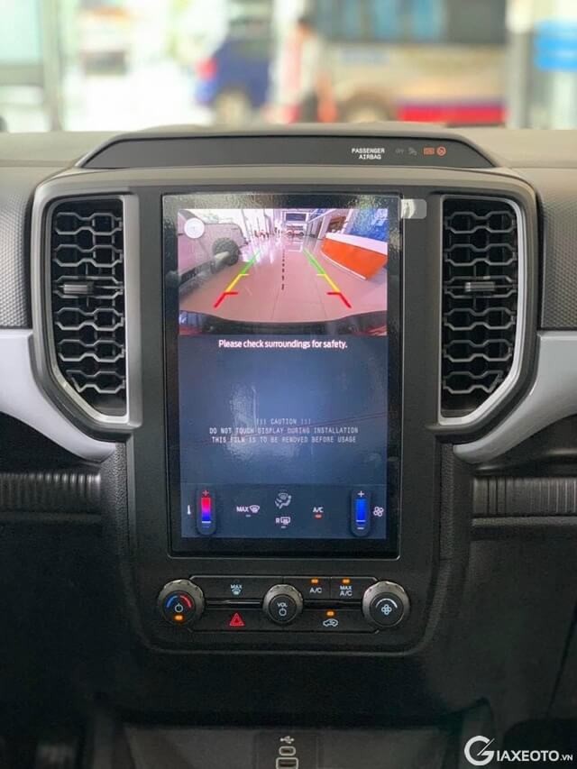 man-hinh-giai-tri-trung-tam-taplo-xe-ford-ranger-xls