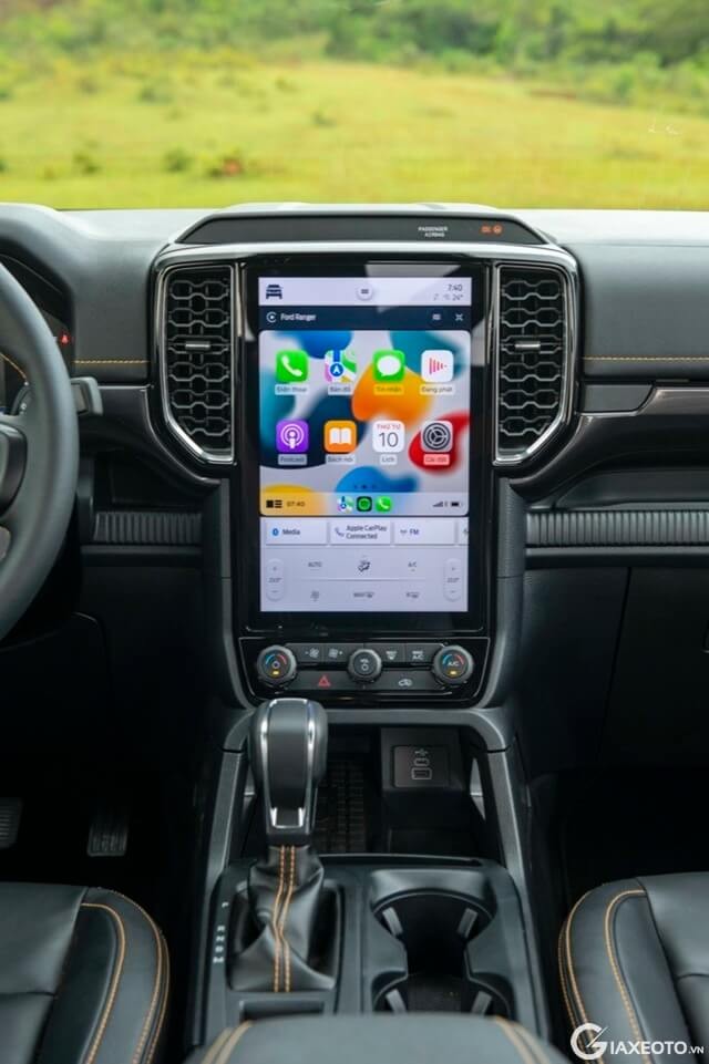 Ford-Ranger-2022-man-hinh-giai-tri