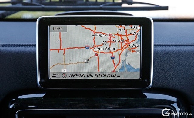 man-hinh-giai-tri-xe-Mercedes-benz-G500-4x4