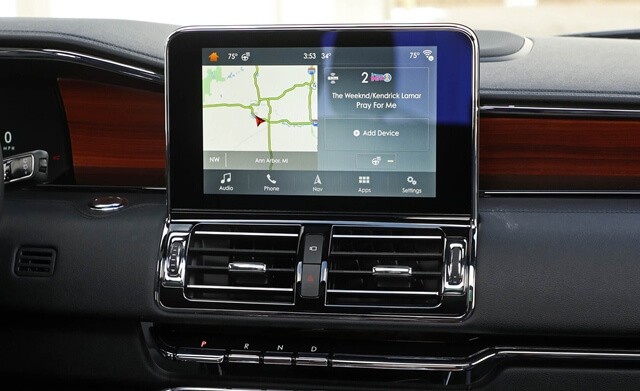 man-hinh-giai-tri-xe-lincoln-navigator