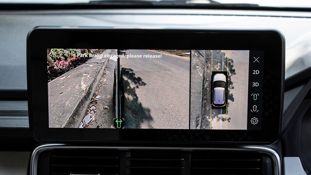 man-hinh-giai-tri-xe-tata-punch-ev