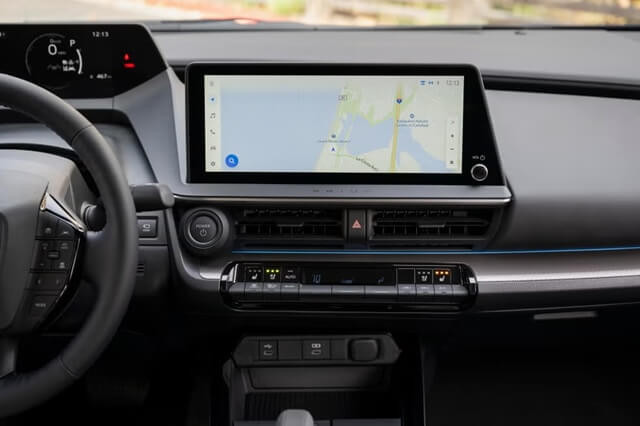 man-hinh-giai-tri-xe-toyota-prius