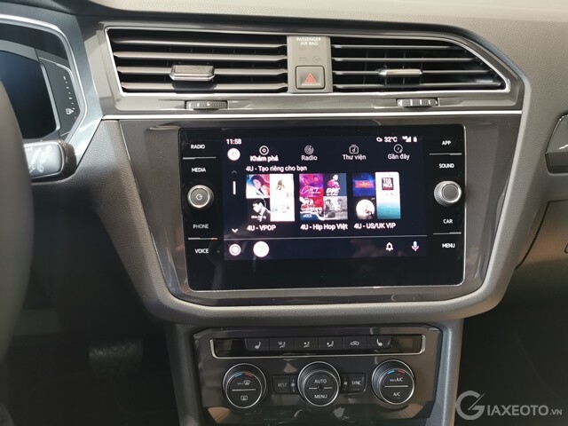 man-hinh-giai-tri-xe-volkswagen-luxury-s-2022