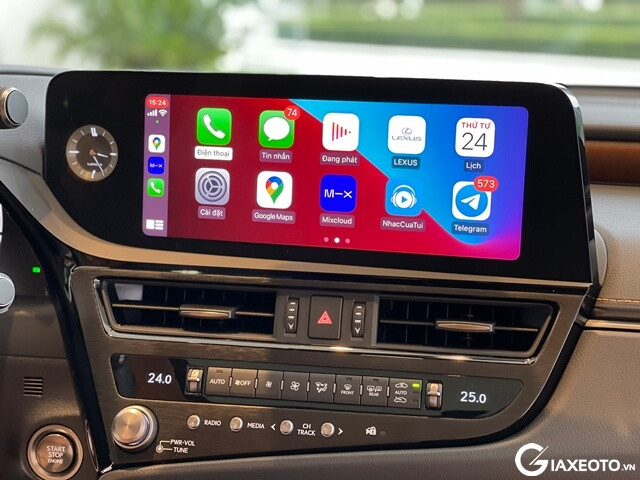 man-hinh-thong-tin-giai-tri-xe-lexus-es250-2024