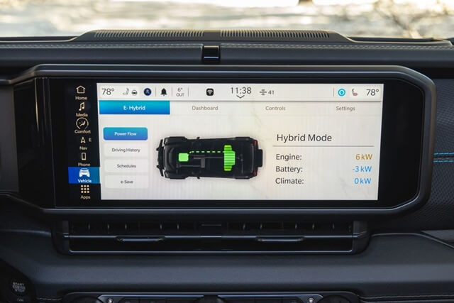 man-hinh-trung-tam-jeep-wrangler-2025