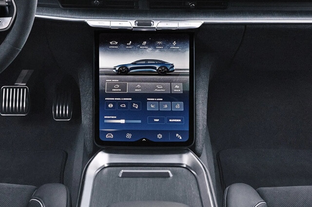 man-hinh-trung-tam-lucid-air-sapphire