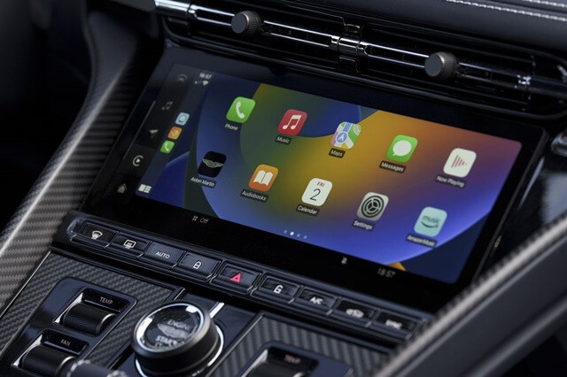 man-hinh-trung-tam-xe-aston-martin-db12