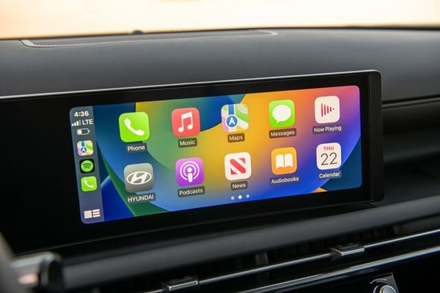 man-hinh-trung-tam-xe-hyundai-santa-cruz-2025