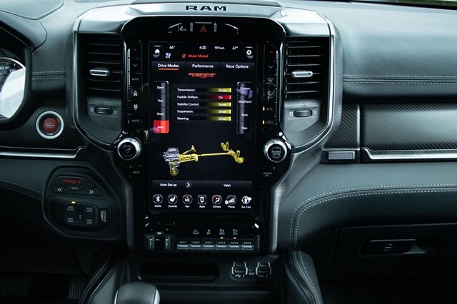 man-hinh-trung-tam-xe-ram-1500-trx