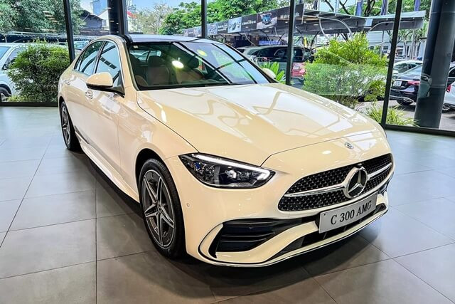 mercedes-amg-c300-2025-co-gi-moi