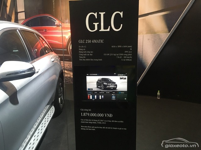 Mercedes GLC 250 4Matic 2021: khuyến mãi, giá lăn bánh (01/2022)