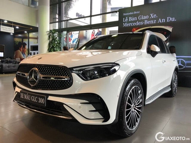 mercedes-glc300-voi-Active-Brake-Assist