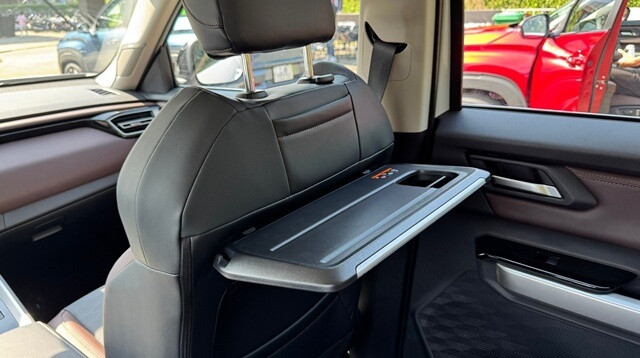 mitsubishi-destinator-ban-de-do-cho-hang-ghe-thu-hai