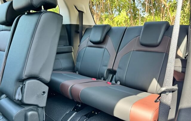 mitsubishi-destinator-hang-ghe-thu-ba