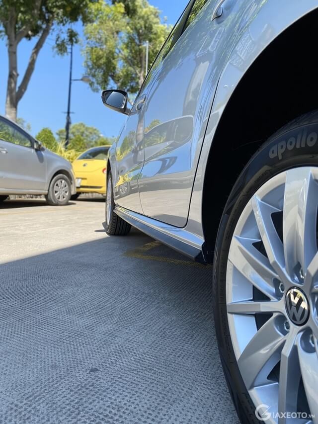 nep-than-xe-volkswagen-polo