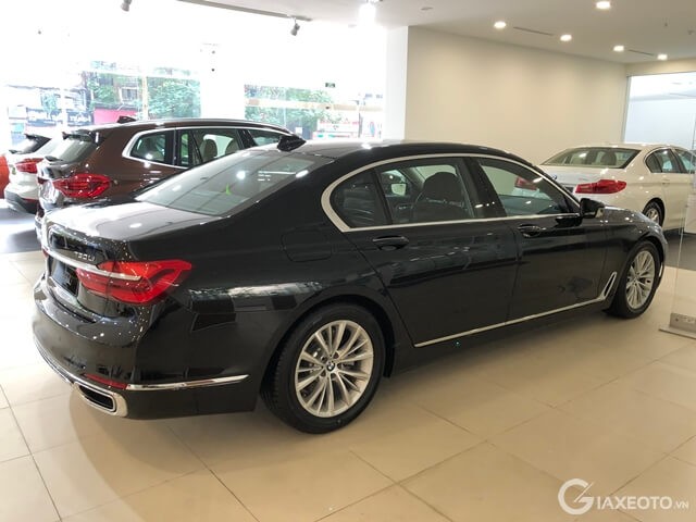 ngoai-that-xe-bmw-730li-mau-den