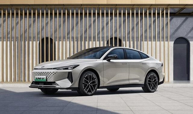 ngoai-that-xe-changan-uni-v