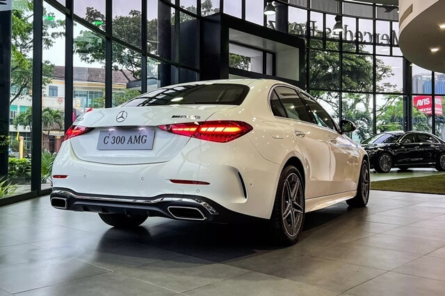 ngoai-that-xe-mercedes-amg-c300