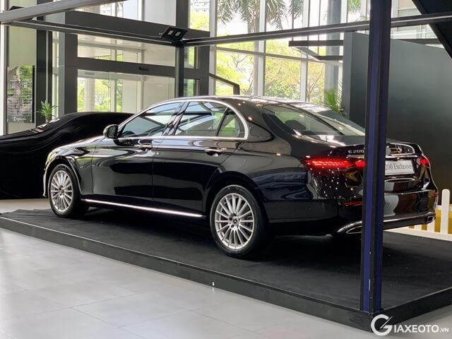 ngoai-that-xe-mercedes-benz-e200-exclusive