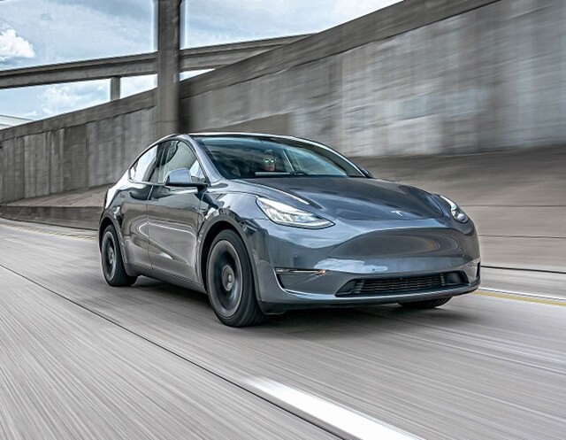 Siêu xe điện Tesla chỉ cần 11 giây để tăng tốc 096 kmh