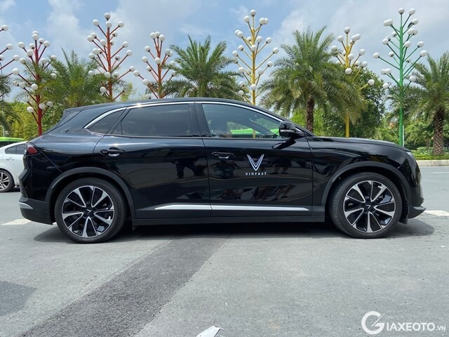 ngon-ngu-thiet-ke-can-bang-dong-cua-Vinfast-VF8