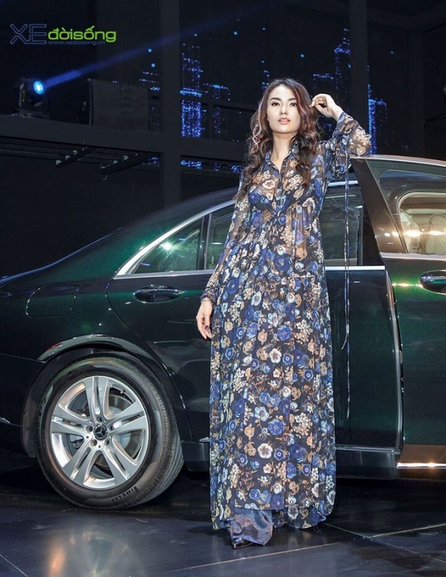 nguoi-dep-chan-dai-viet-nam-quyen-ru-ben-xe-mercedes