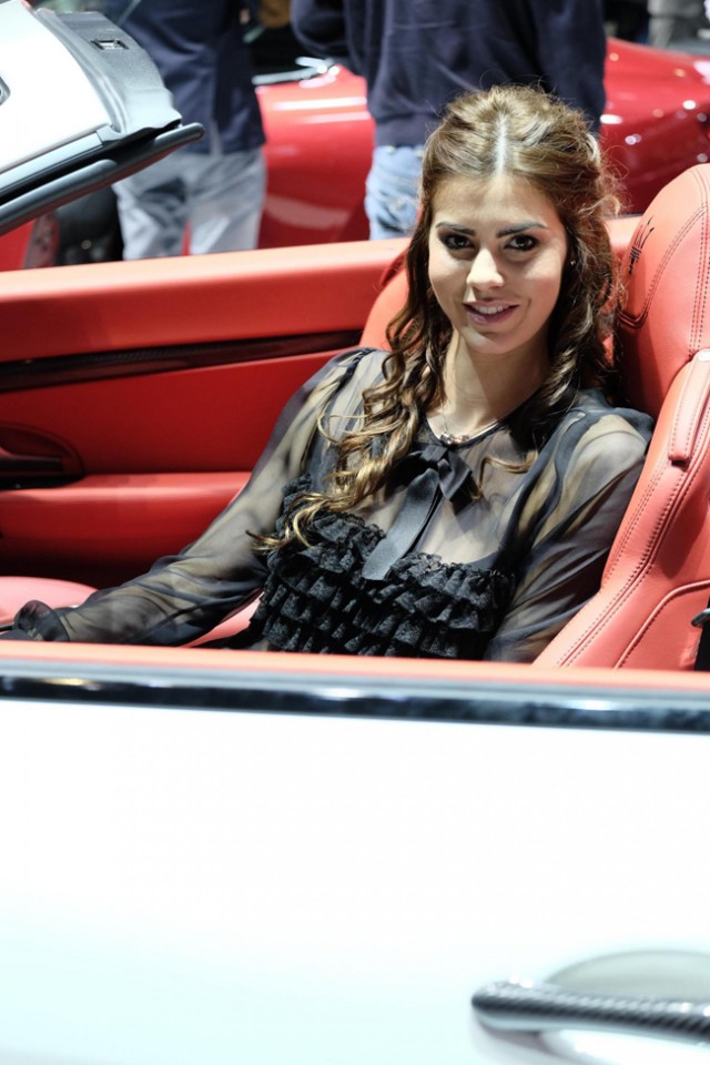 nguoi-dep-va-xe-oto-2014