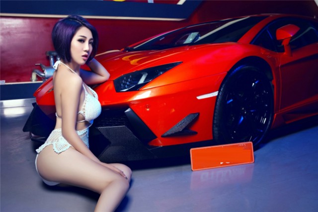 nguoi-mau-bikini-xe-lamborghini-sexy