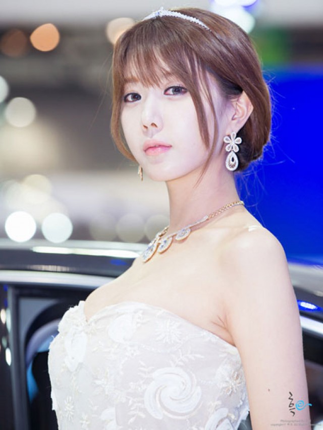 nguoi-mau-oto-heo-yun-mi