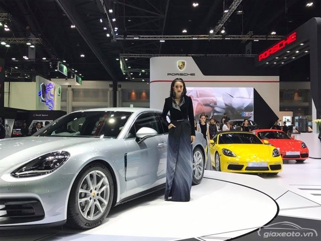 nguoi-mau-oto-thai-lan-va-xe-porsche
