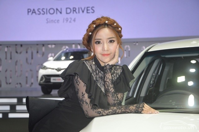 nguoi-mau-oto-thai-lan