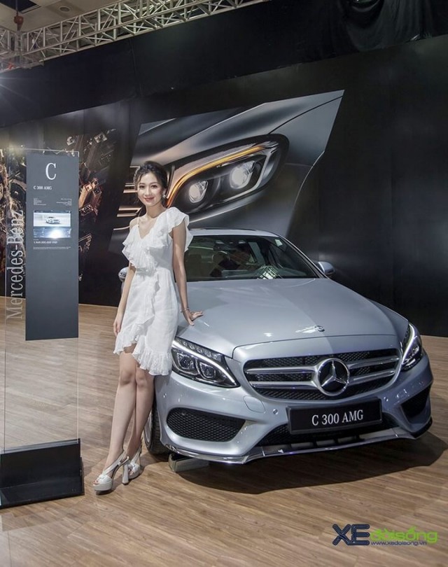 nguoi-mau-viet-nam-va-xe-mercedes-c300