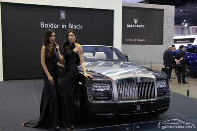 nguoi-mau-xe-hoi-thai-lan-ben-xe-rolls-royce