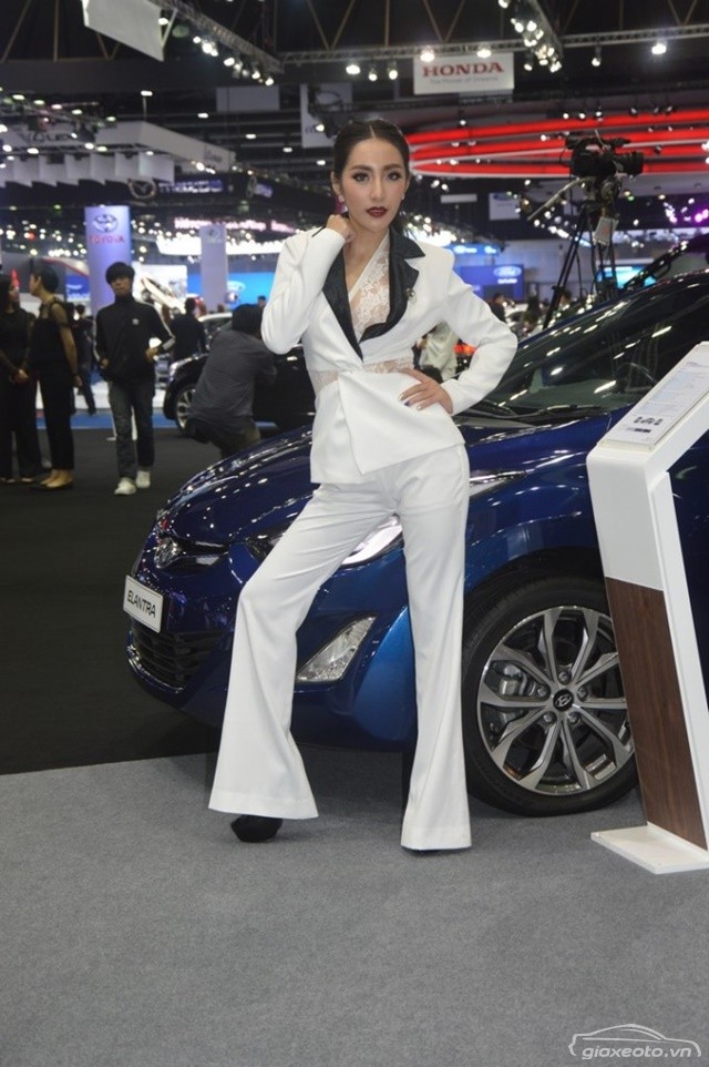 nguoi-mau-xe-hoi-thailand-2017