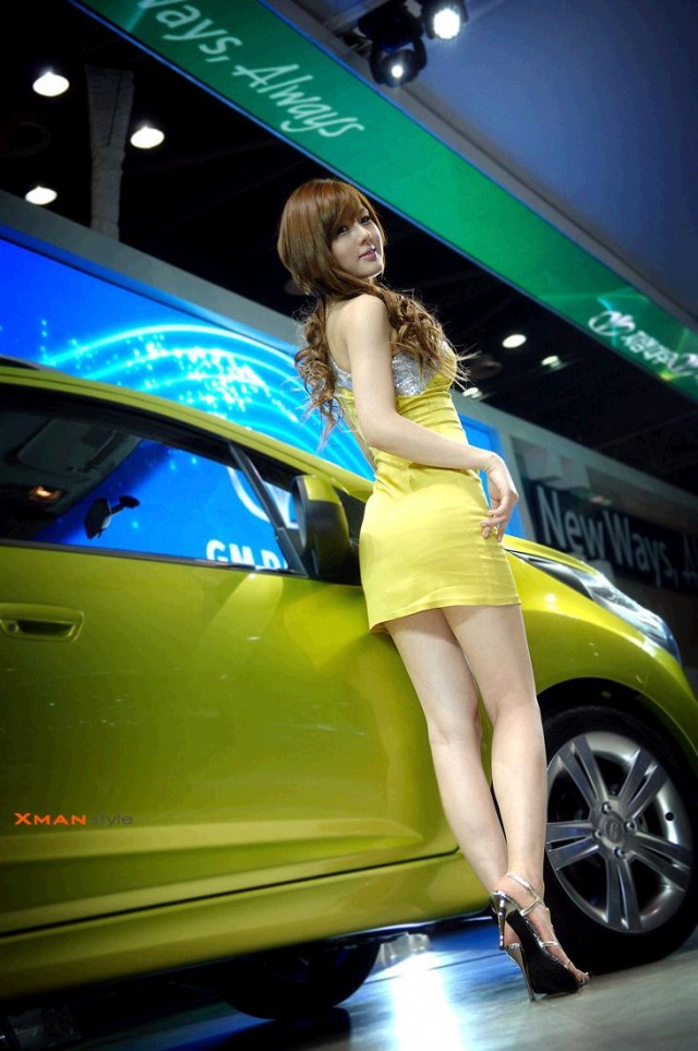 nguoi_mau_oto_chau_a_Hwang_Mi_Hee