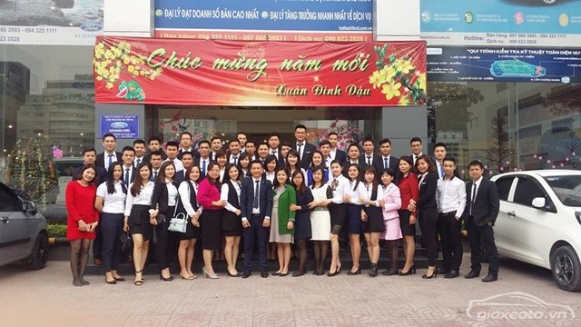 nhan-vien-ford-ha-thanh-chuyen-nghiep