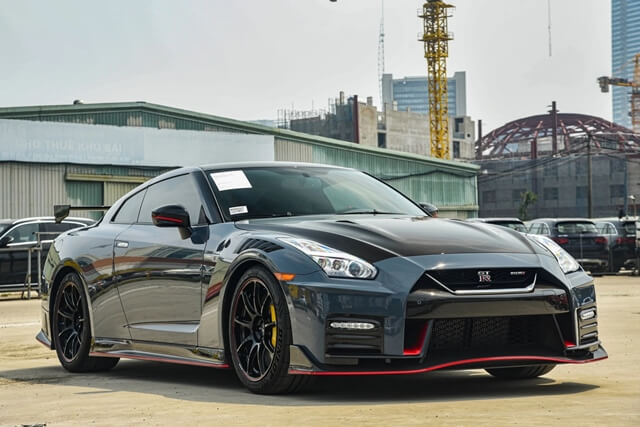 Nissan-GTR-ngoai-that-xe