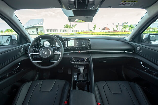 noi-that-Hyundai-Elantra-2024