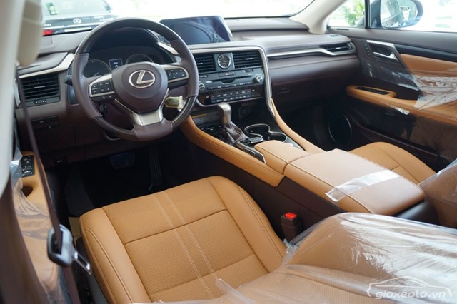 noi-that-Lexus-RX200t-2017-2018