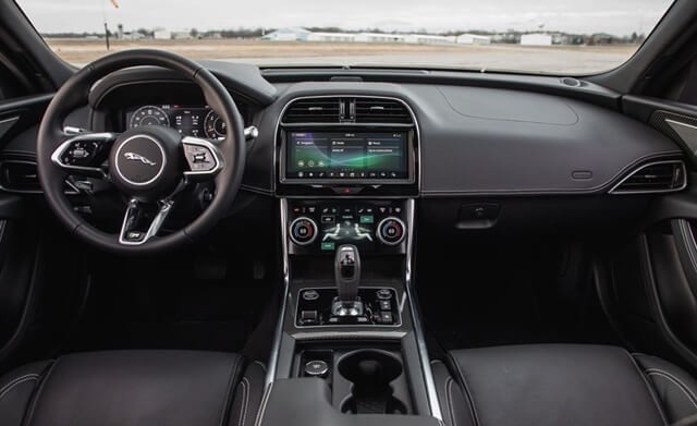noi-that-jaguar-xe