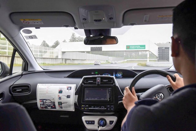 noi-that-toyota-prius-the-he-moi