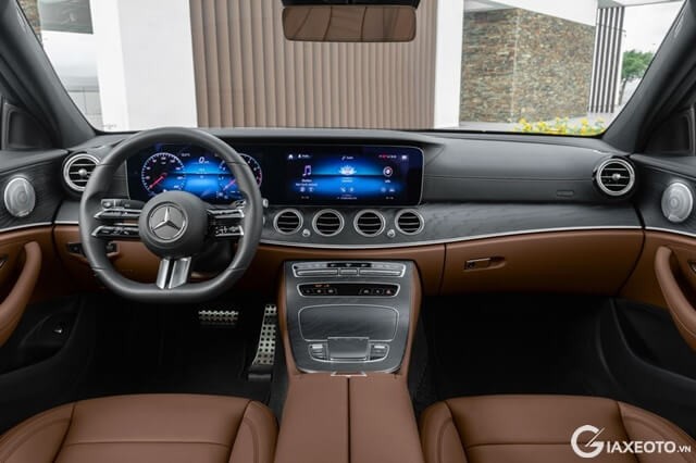 Mercedes E300 AMG 2024: 
Bạn muốn trải nghiệm cảm giác lái siêu sang và sang trọng nhất? Vậy thì hãy xem hình ảnh Mercedes E300 AMG 2024, mẫu xe được trang bị công nghệ tiên tiến, với thiết kế ấn tượng và đẳng cấp, chắc chắn sẽ làm bạn hài lòng.