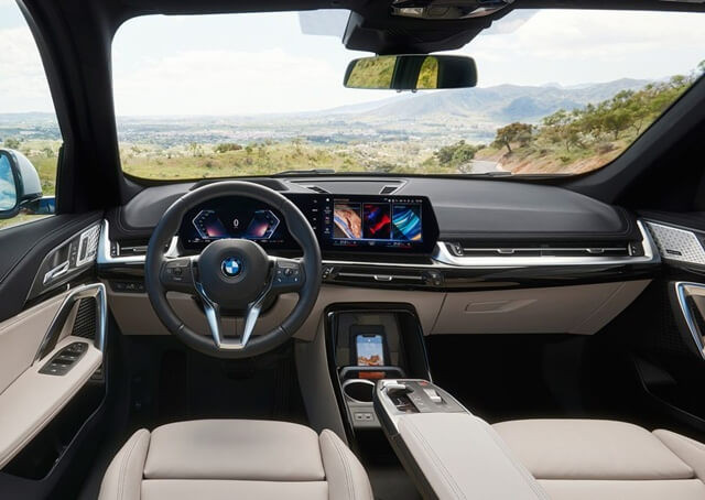 noi-that-xe-bmw-x1-the-he-thu-3