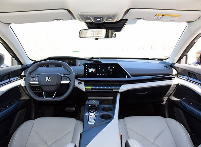 noi-that-xe-changan-uni-v