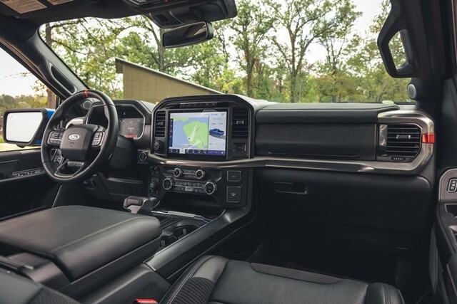 noi-that-xe-ford-f150-raptor