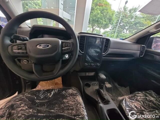 noi-that-xe-ford-ranger-xls-4x4-at