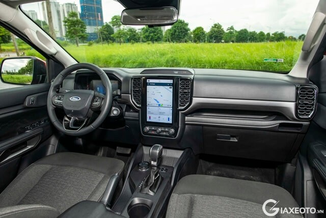 noi-that-xe-ford-ranger-xlt