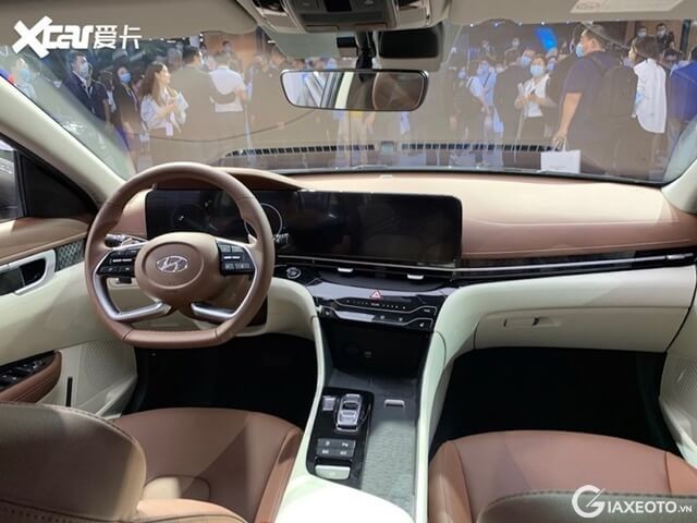 noi-that-xe-hyundai-mistra